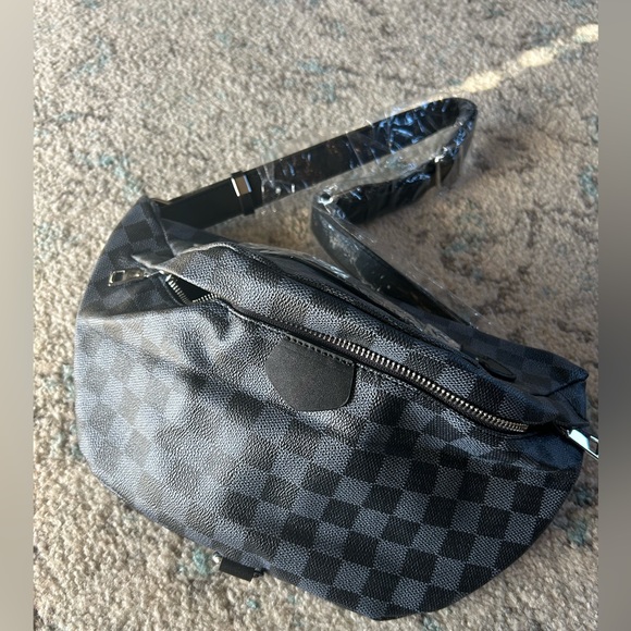 Checked bag NWOT - Picture 5 of 5